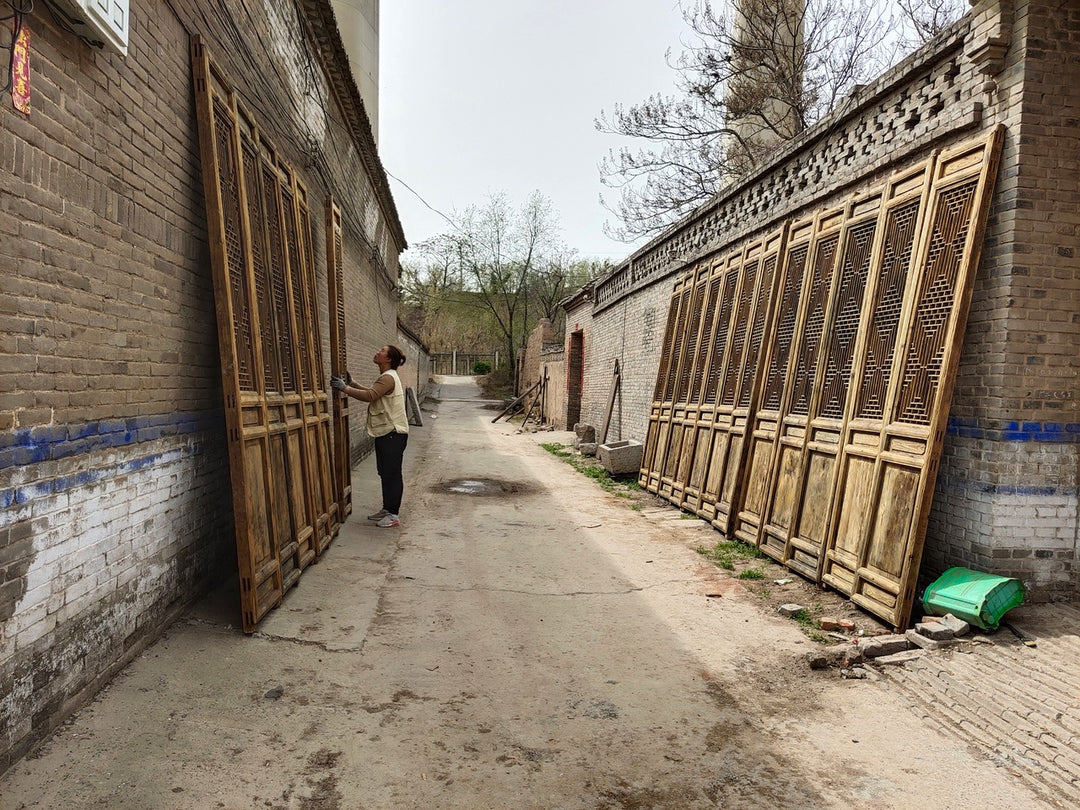 Global sourcing antique and vintage doors from China