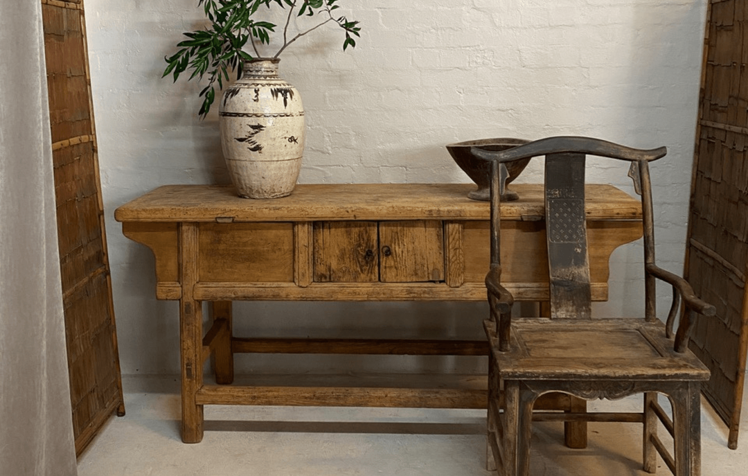 How to incorporate vintage chairs into a modern home design | Water Tiger